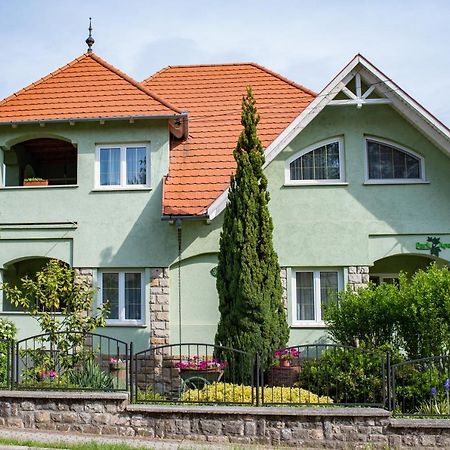 Park Apartman Hévíz Buitenkant foto