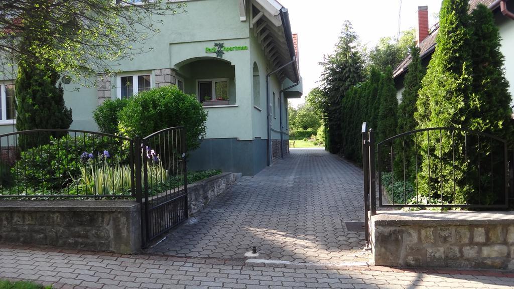 Park Apartman Hévíz Buitenkant foto